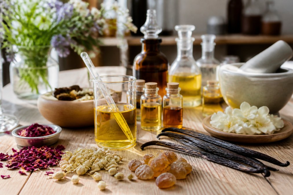 Natural Perfume Ingredients Explained Simply