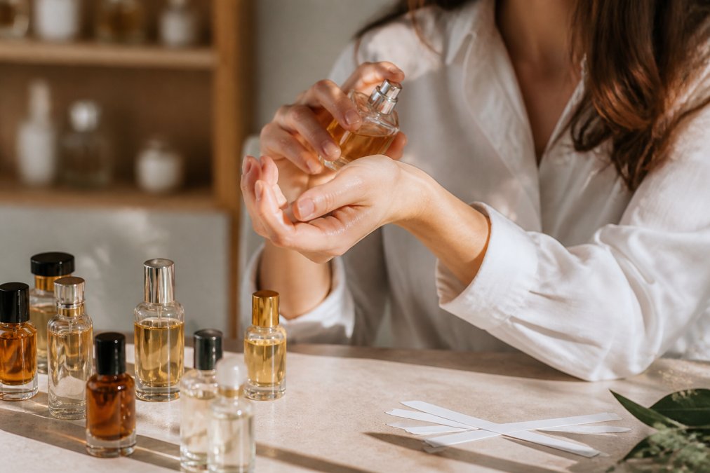 Scents That Evolve on Skin: A Guide to Fragrance Chemistry